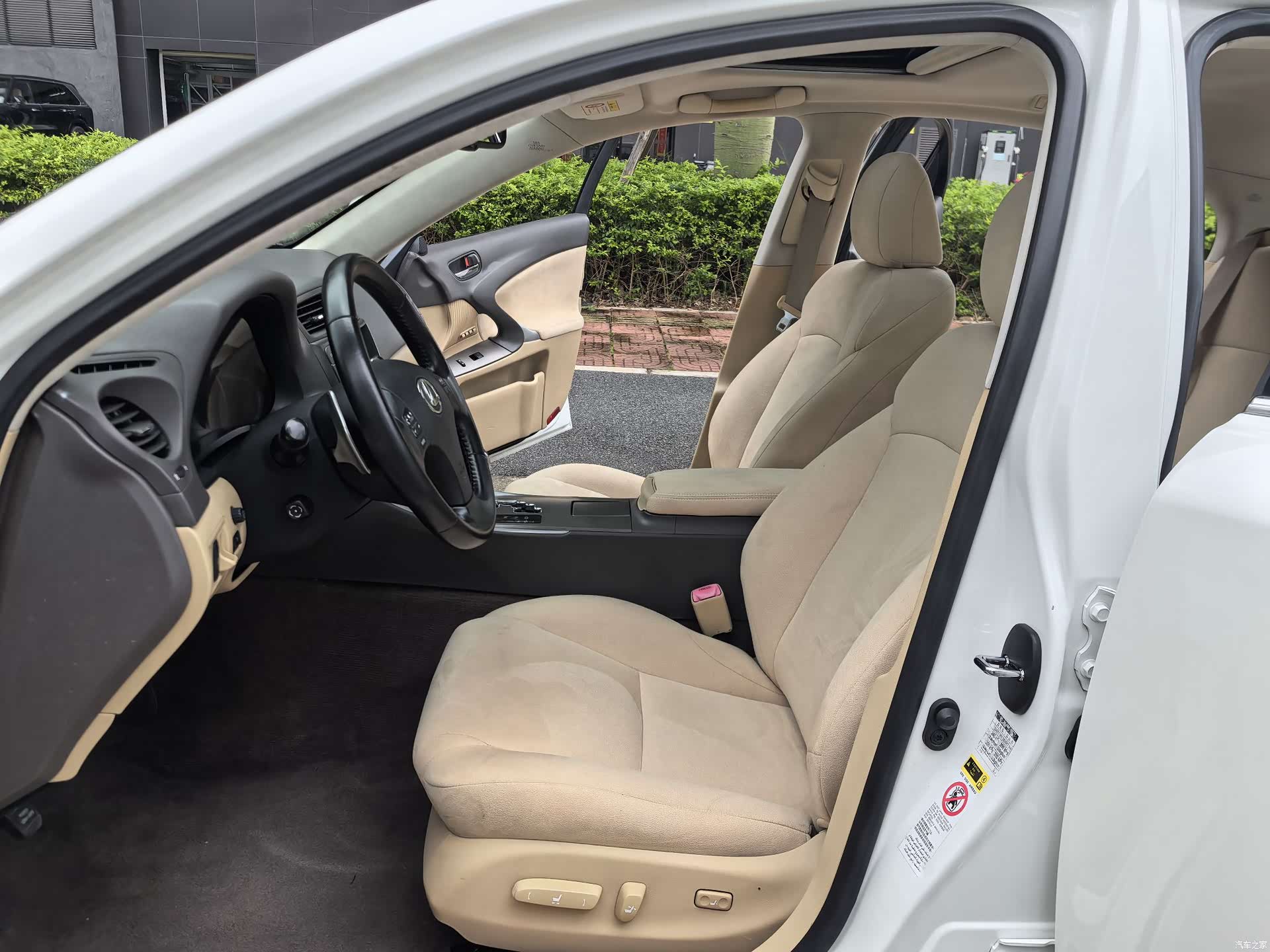 Lexus IS, 2010 14