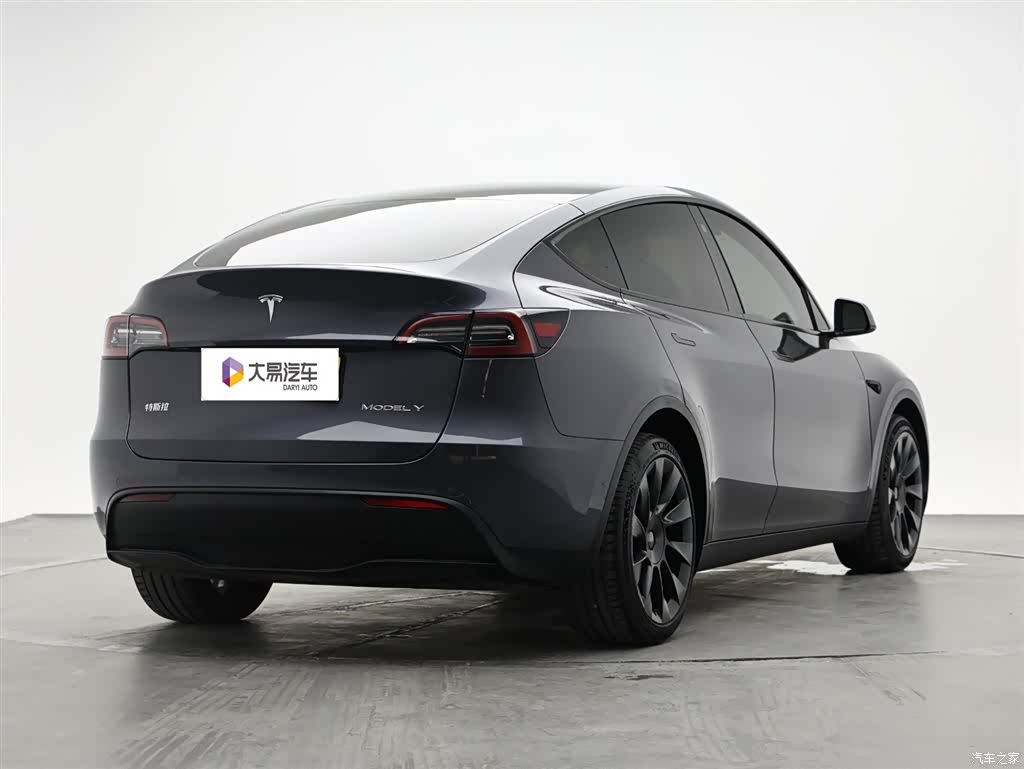 Tesla Model Y, 2021 3