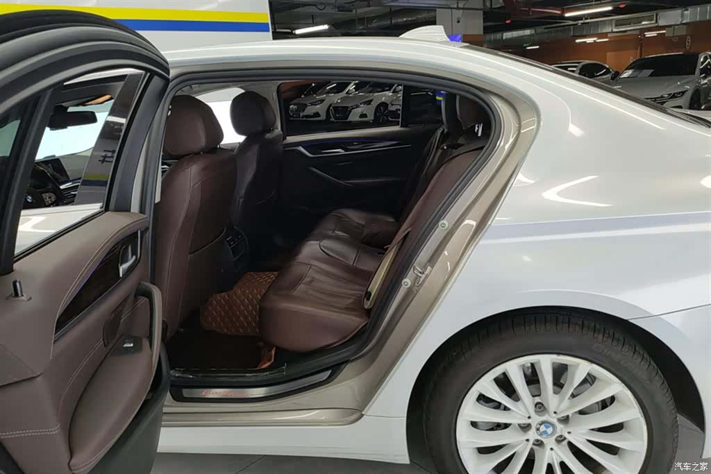 BMW 5 Series, 2020 11