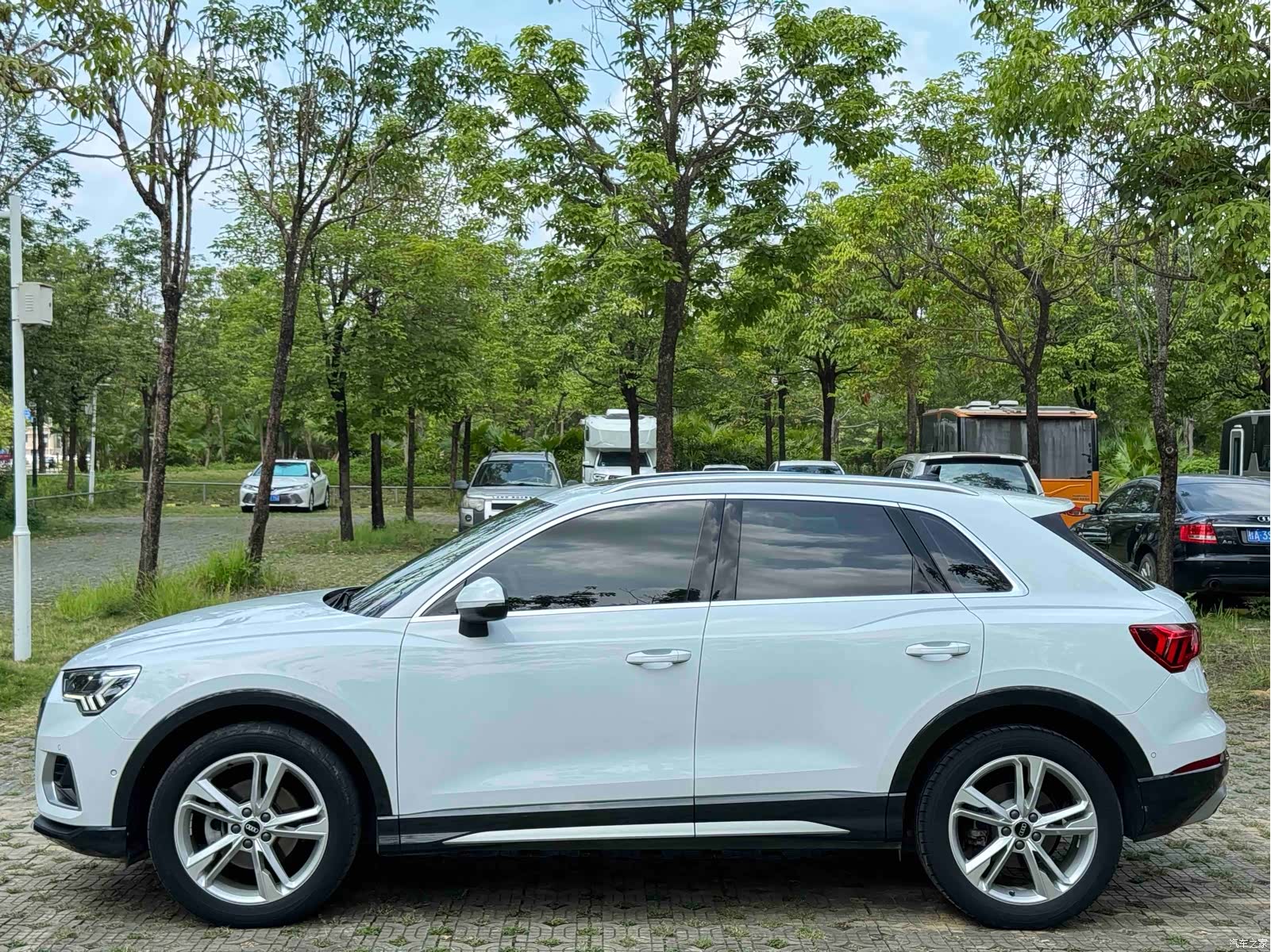 Audi Q3, 2022 3