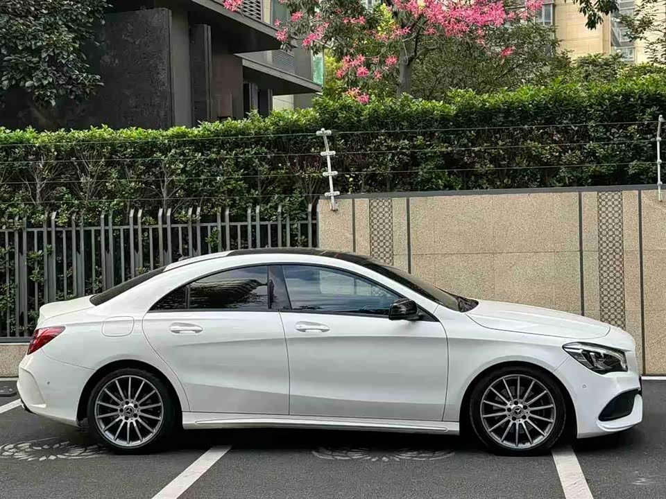 Mercedes-Benz CLA