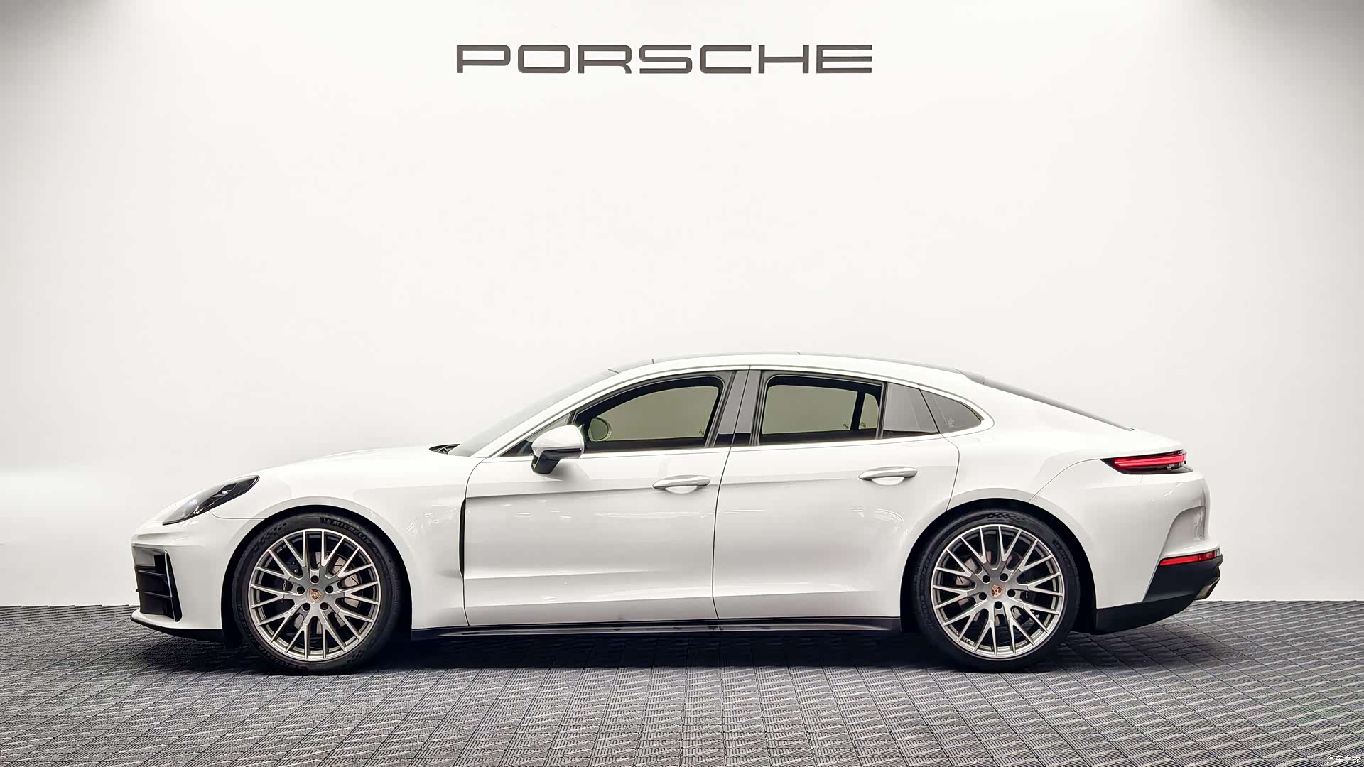 Porsche Panamera, 2025 4