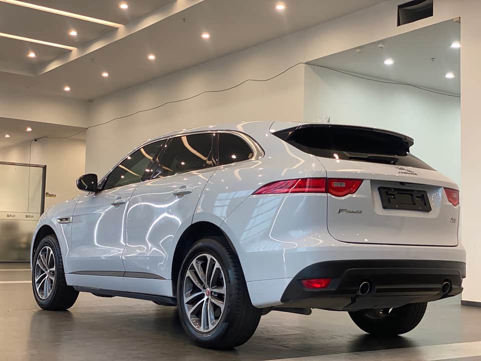 Jaguar F-PACE Jaguar F-PACE