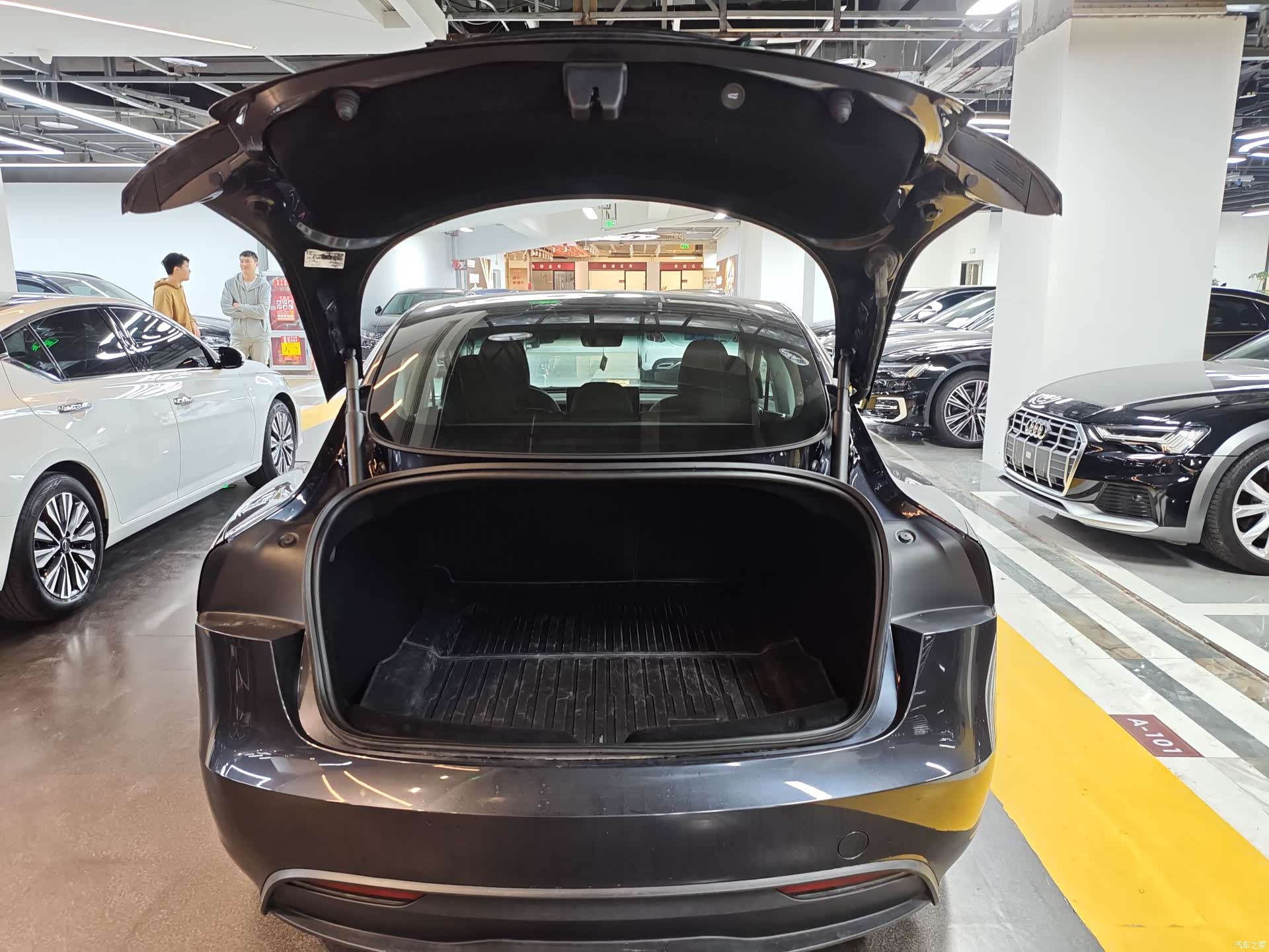 Tesla Model 3, 2023 11