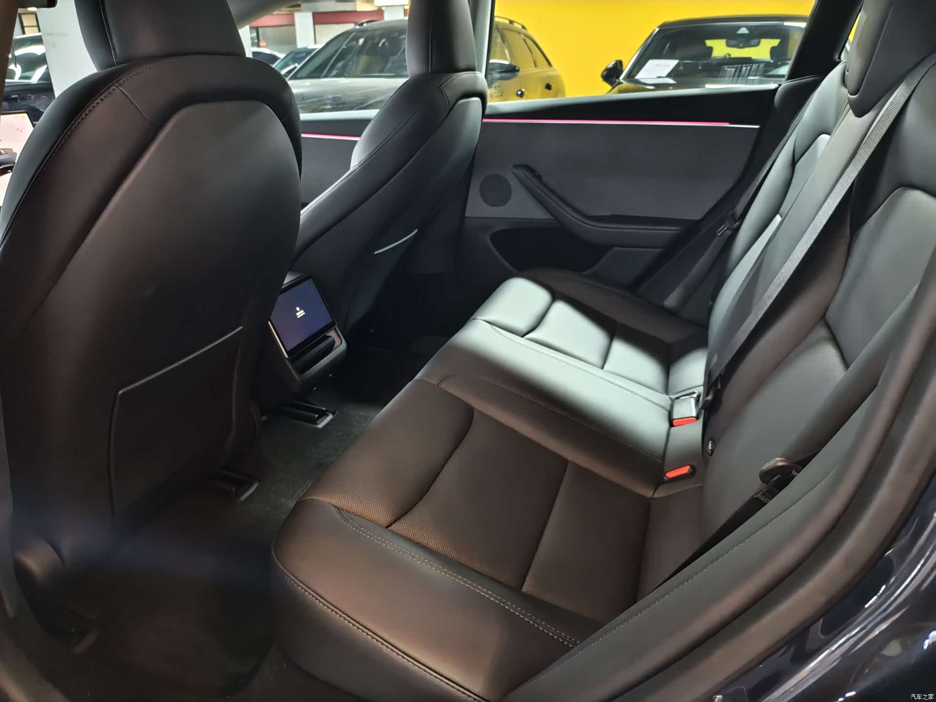 Tesla Model 3, 2023 10