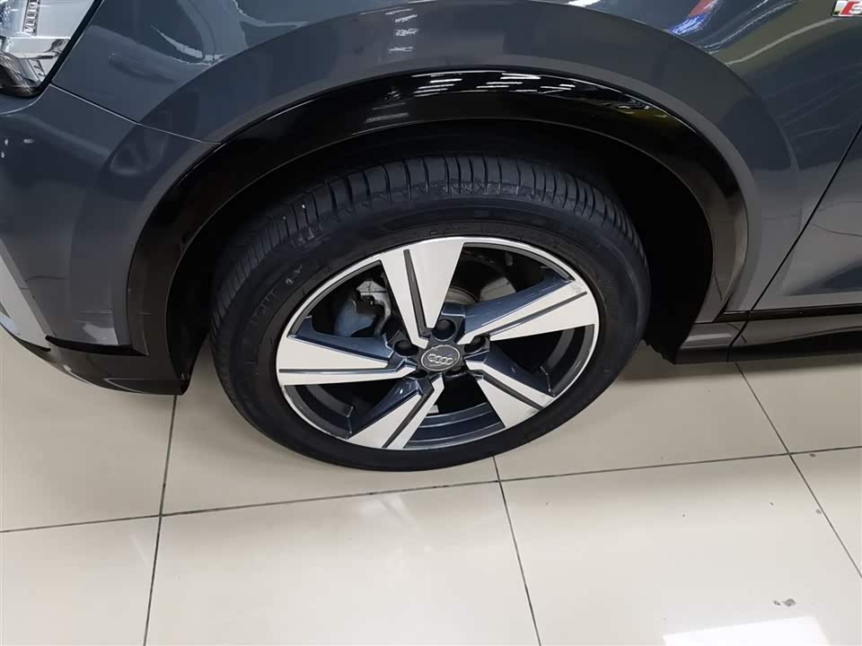 Audi Q2L Audi Q2L