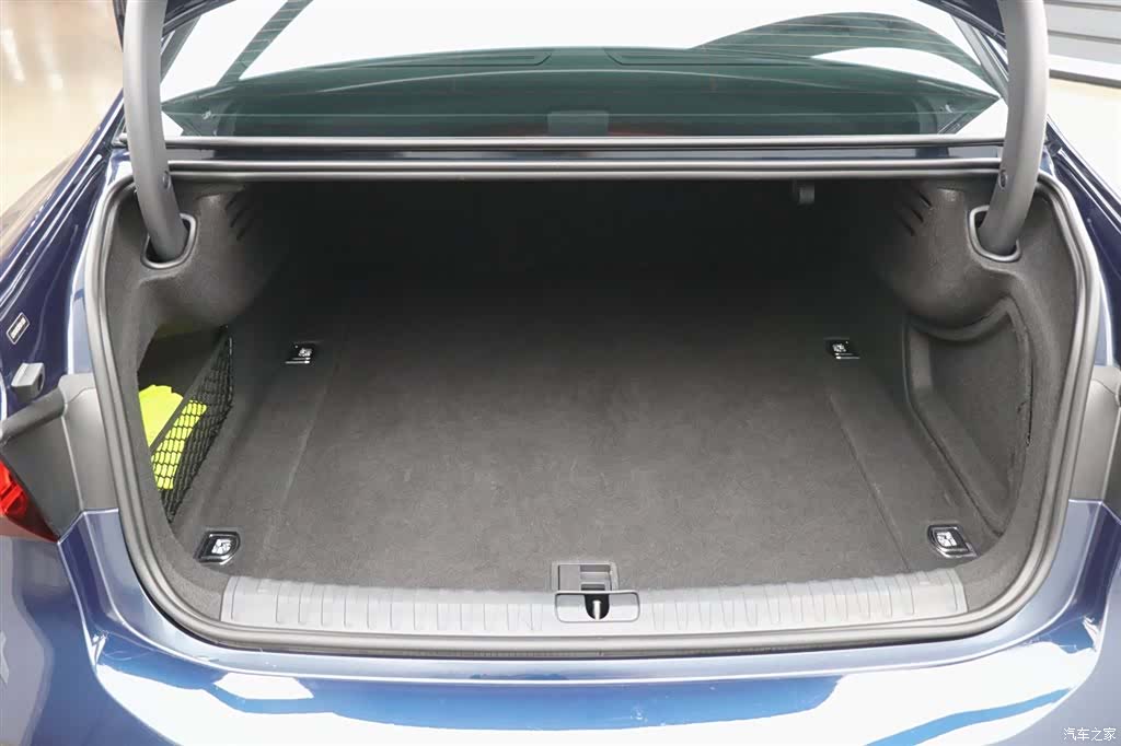 Audi A7L, 2023 30