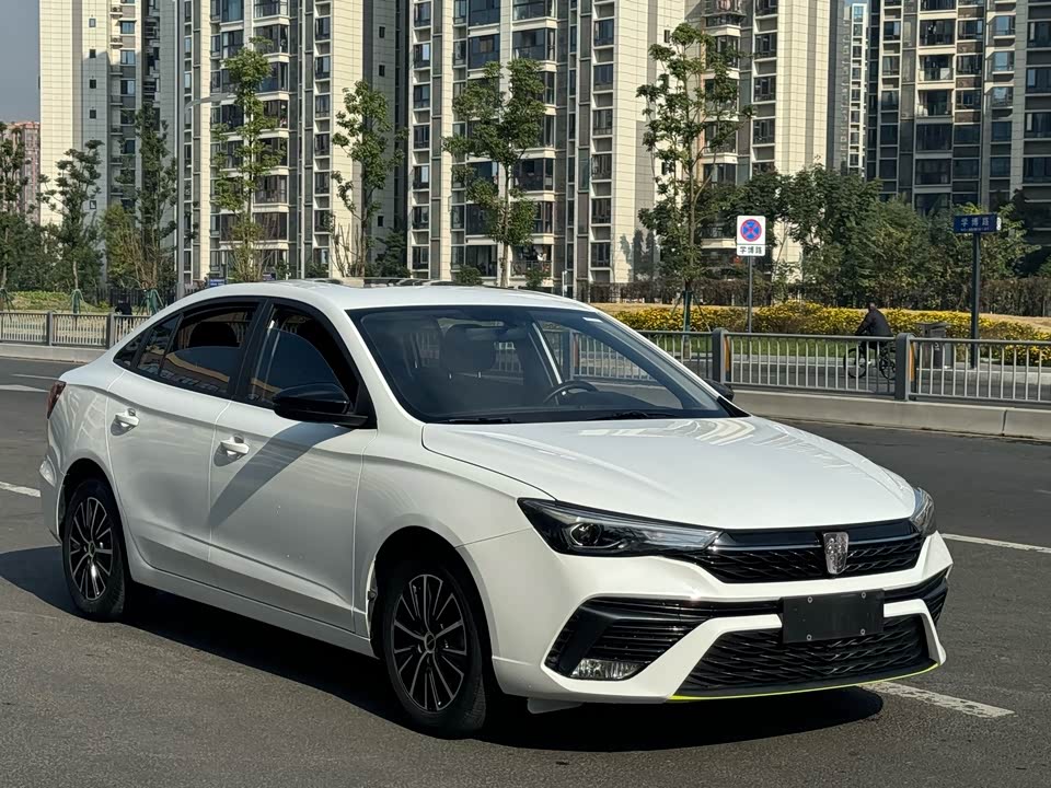 Roewe i5