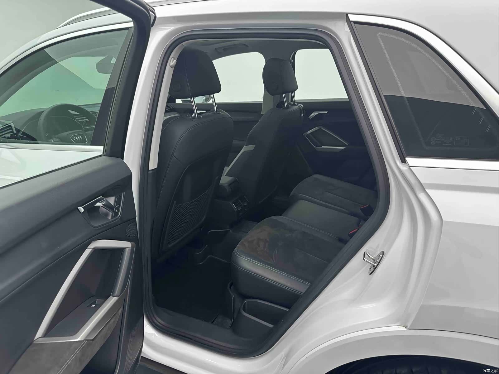 Audi Q3, 2022 12
