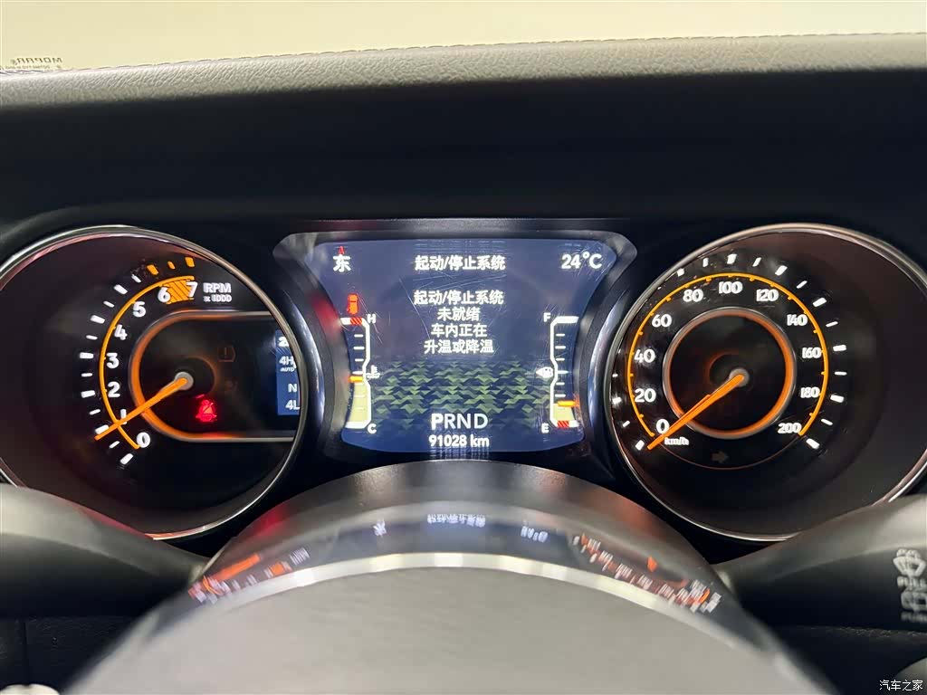 Jeep Wrangler, 2021 13