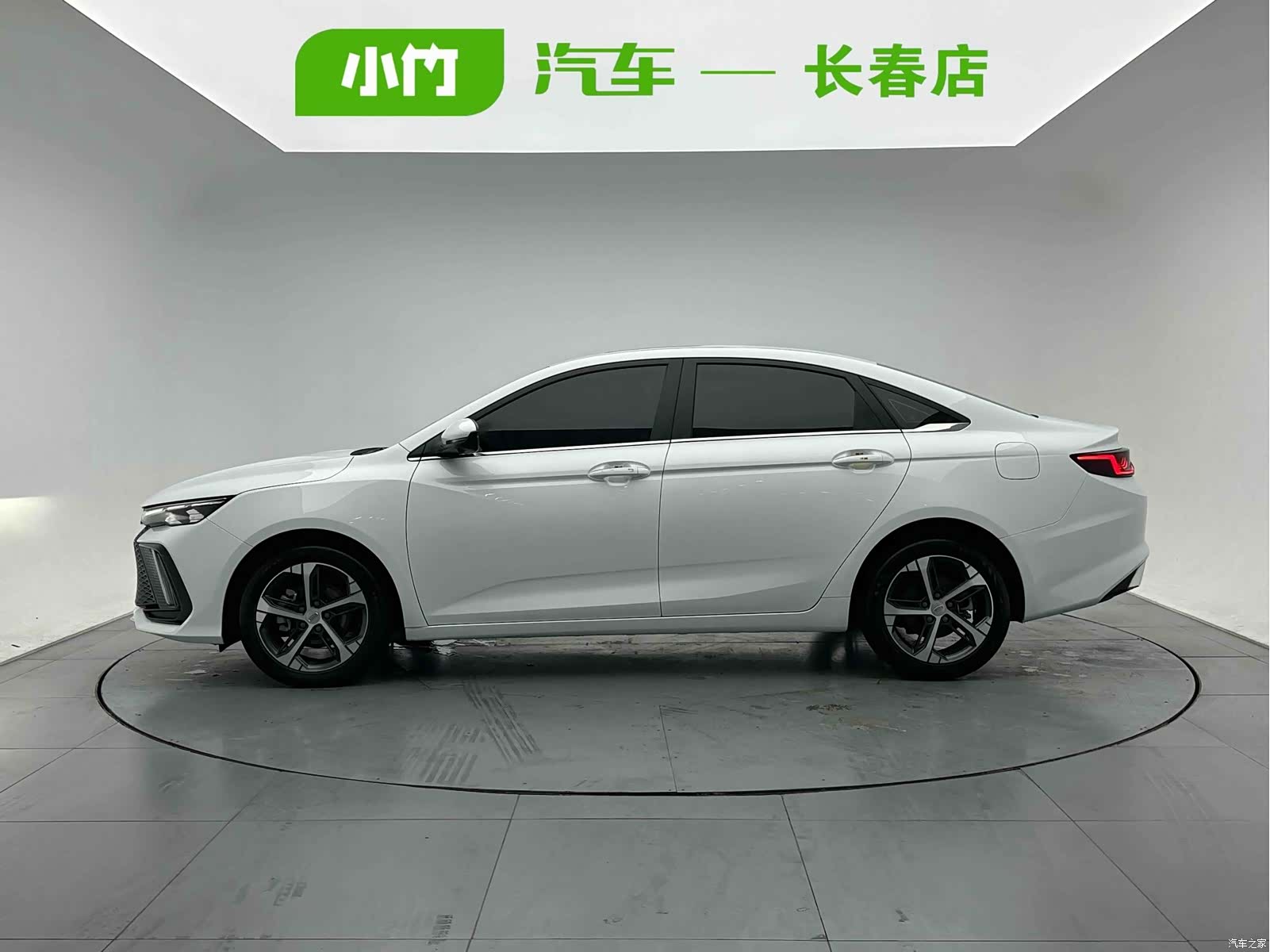 Geely Emgrand, 2022 3