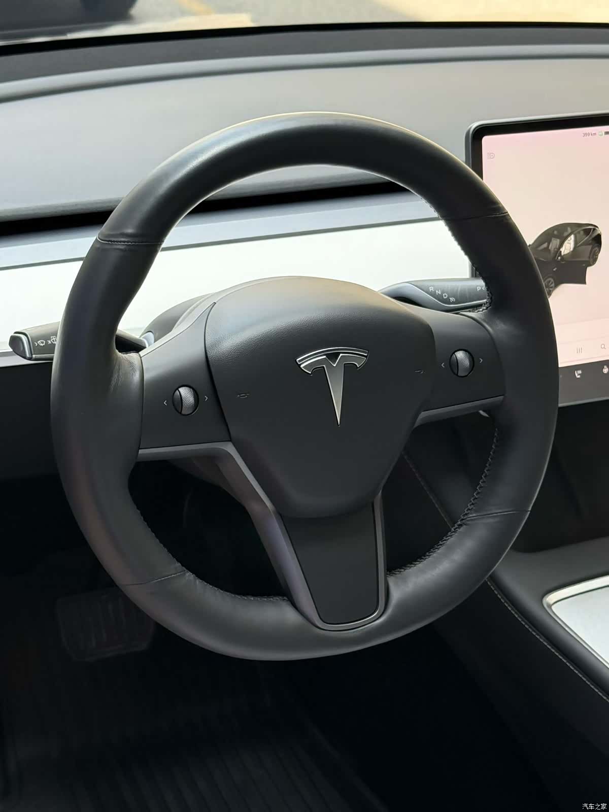 Tesla Model Y, 2021 3