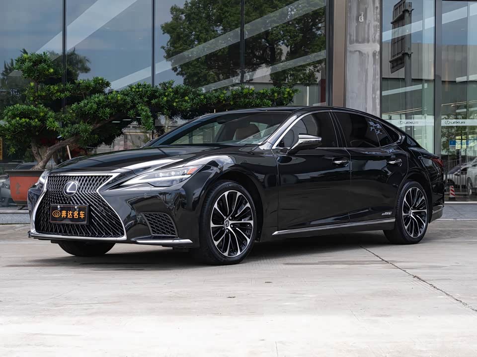 Lexus LS