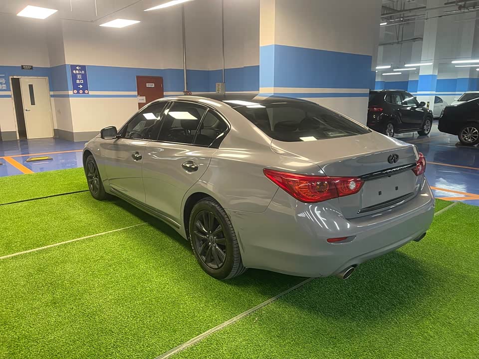 Infiniti Q50L