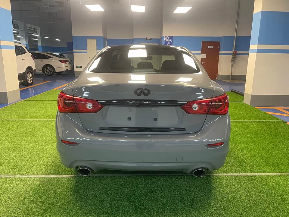 Infiniti Q50L