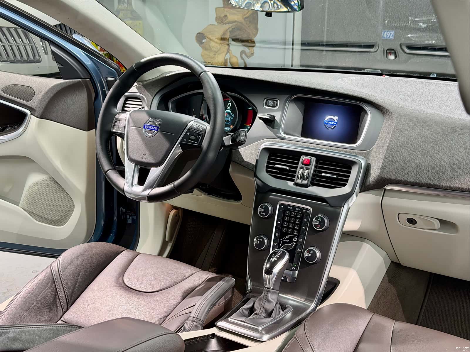 Volvo V40, 2014 13