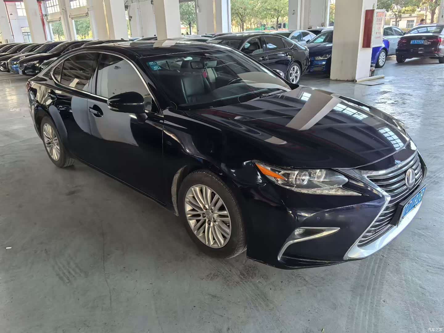 Lexus ES, 2018 все фото