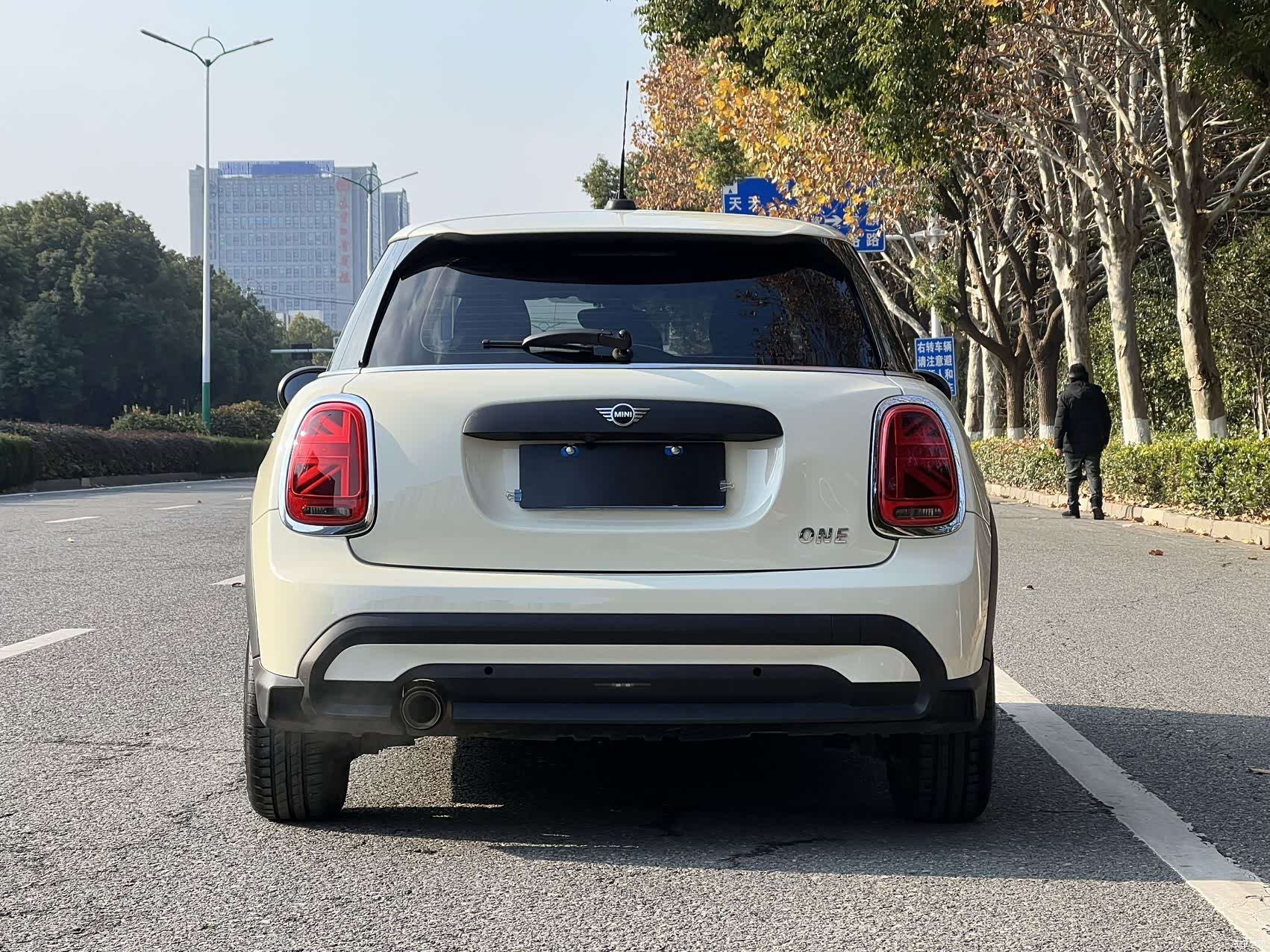Mini ONE, 2022 15
