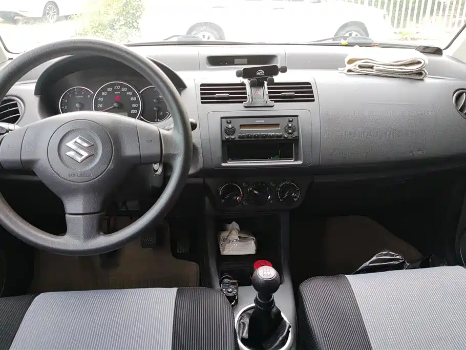 Suzuki Swift Suzuki Swift
