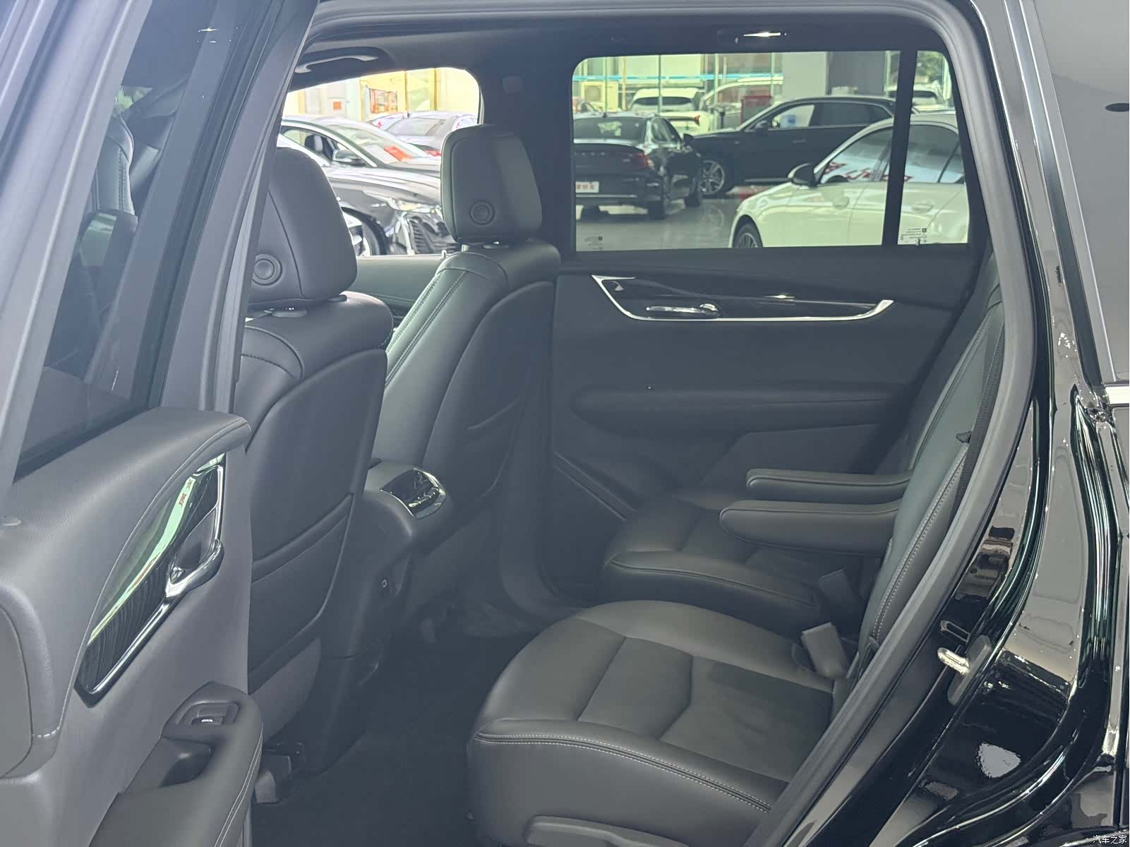 Cadillac XT6, 2021 все фото