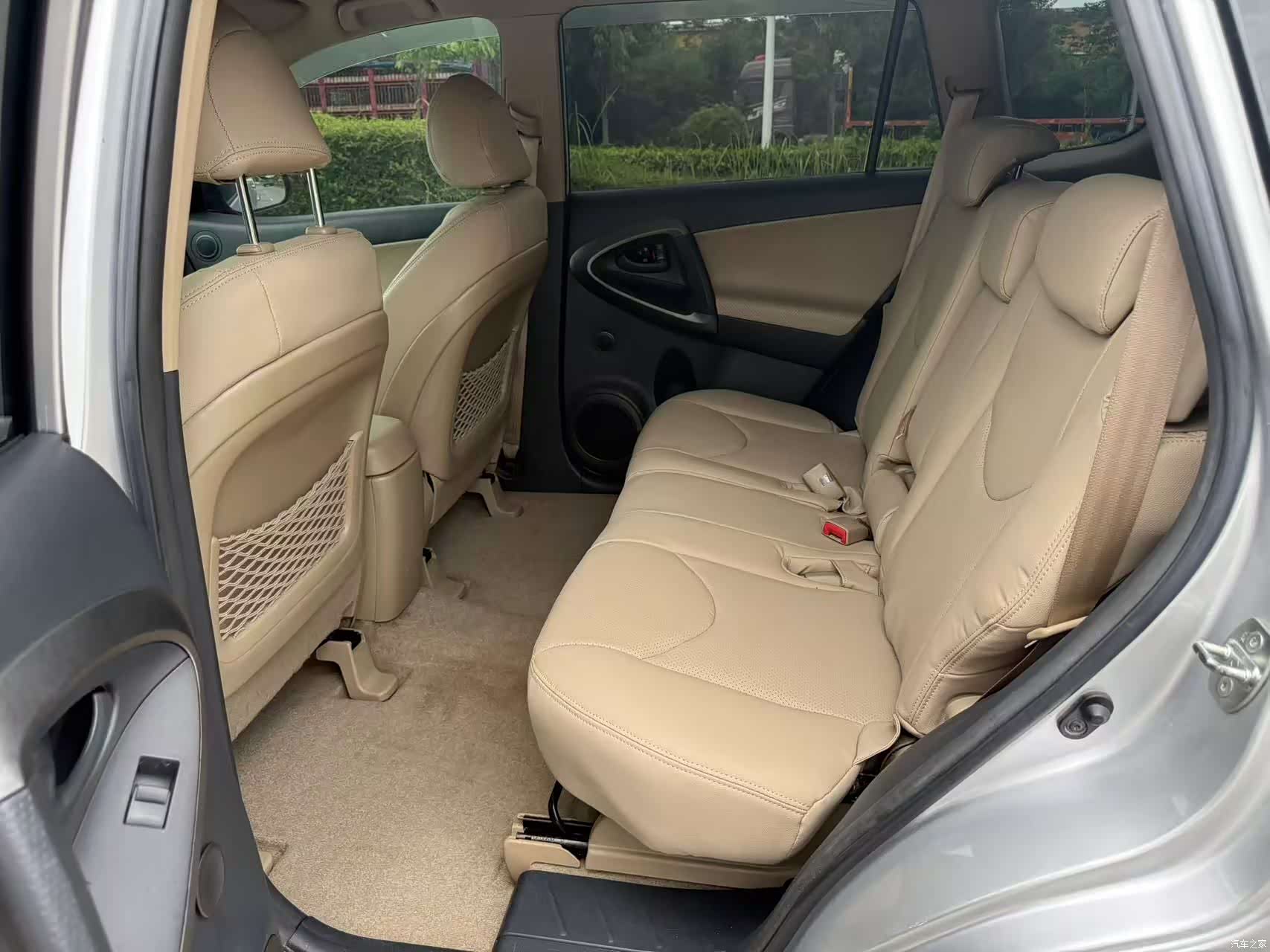 Toyota RAV4, 2012 8