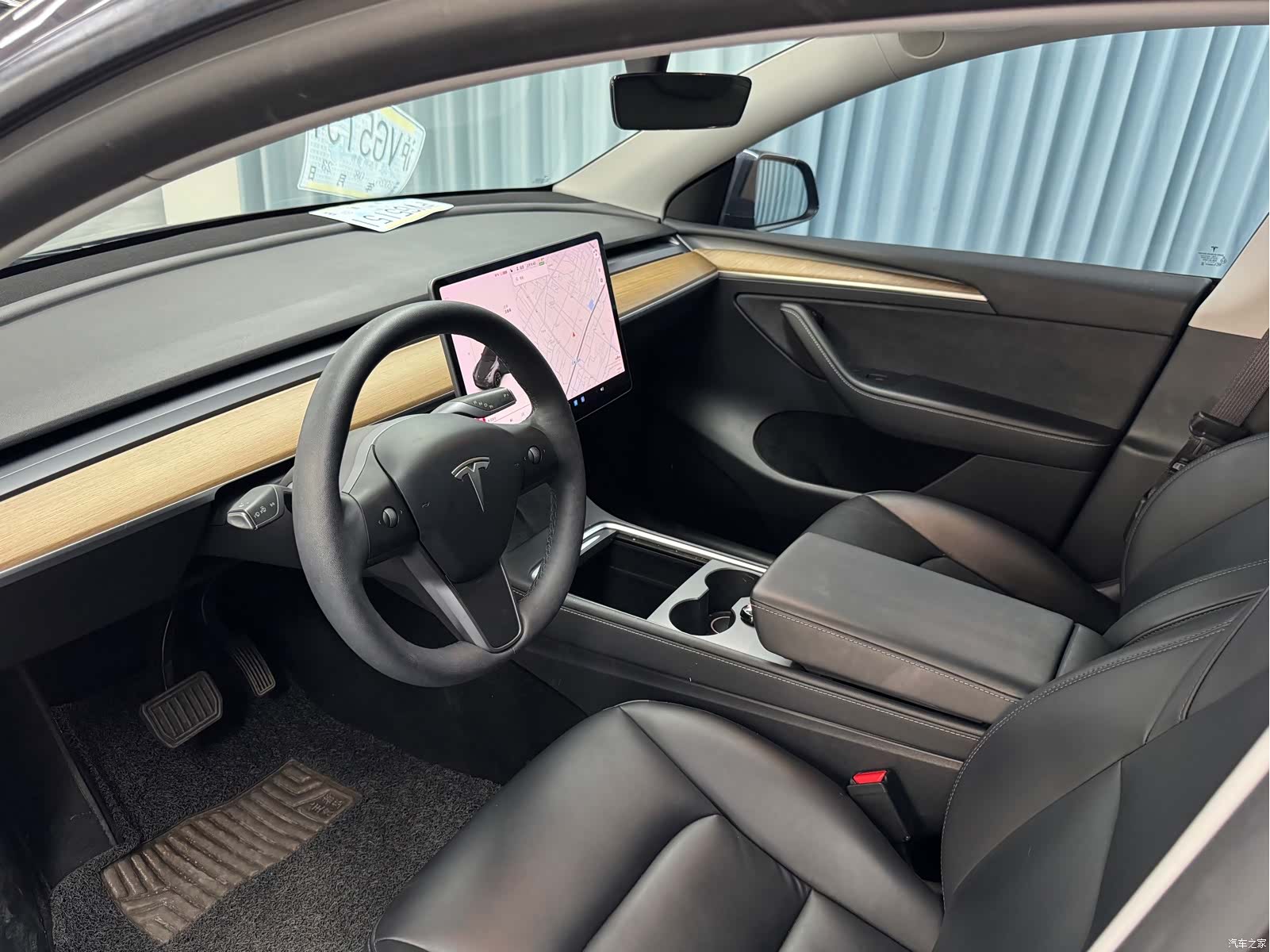 Tesla Model Y, 2021 3