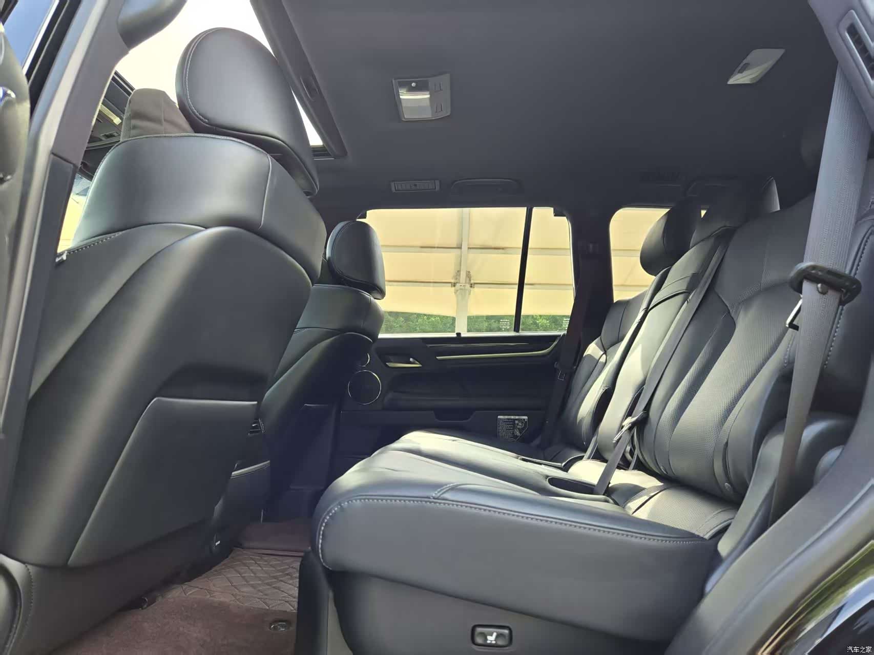 Lexus LX, 2022 8