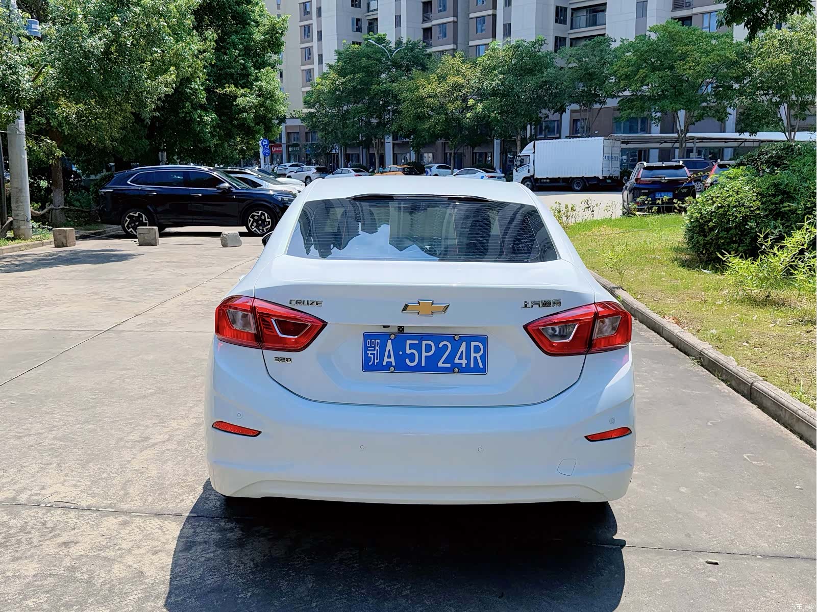 Chevrolet 320, 2018 все фото