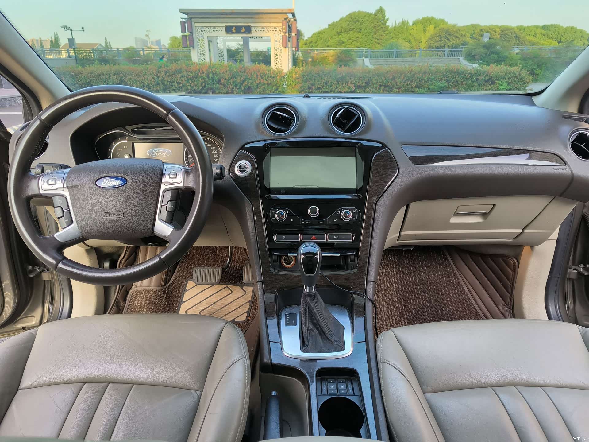Ford Mondeo, 2012 10