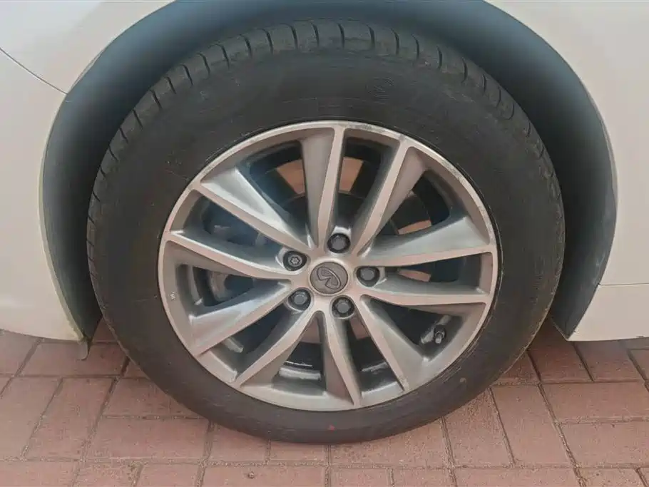 Infiniti Q50L Infiniti Q50L
