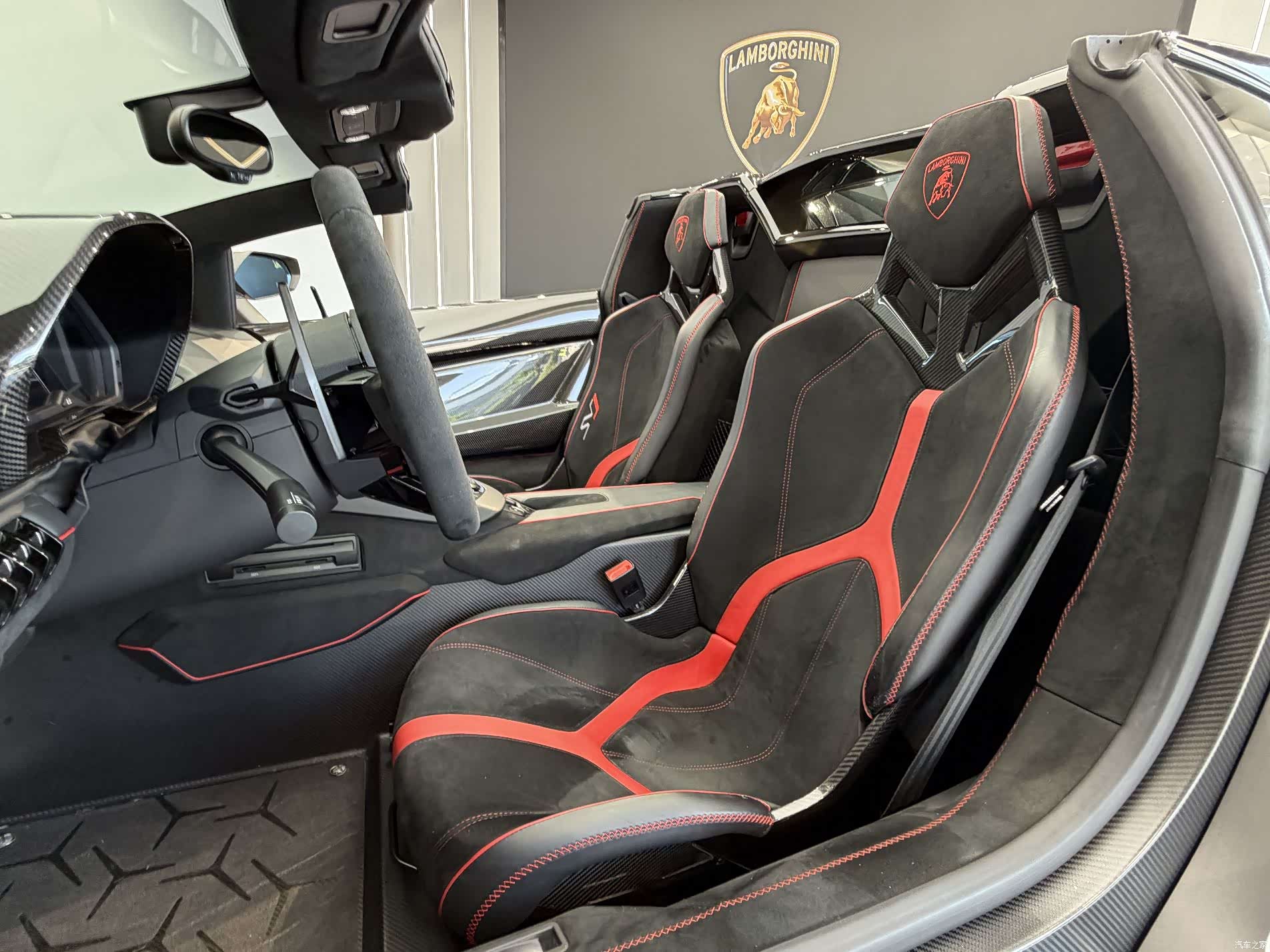 Lamborghini Aventador, 2020 7