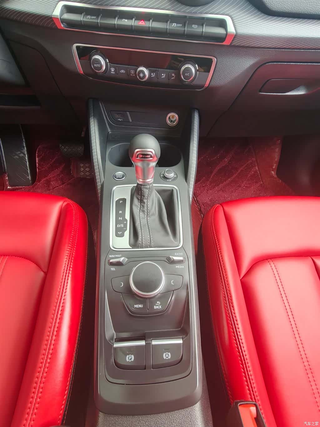 Audi Q2L, 2024 8