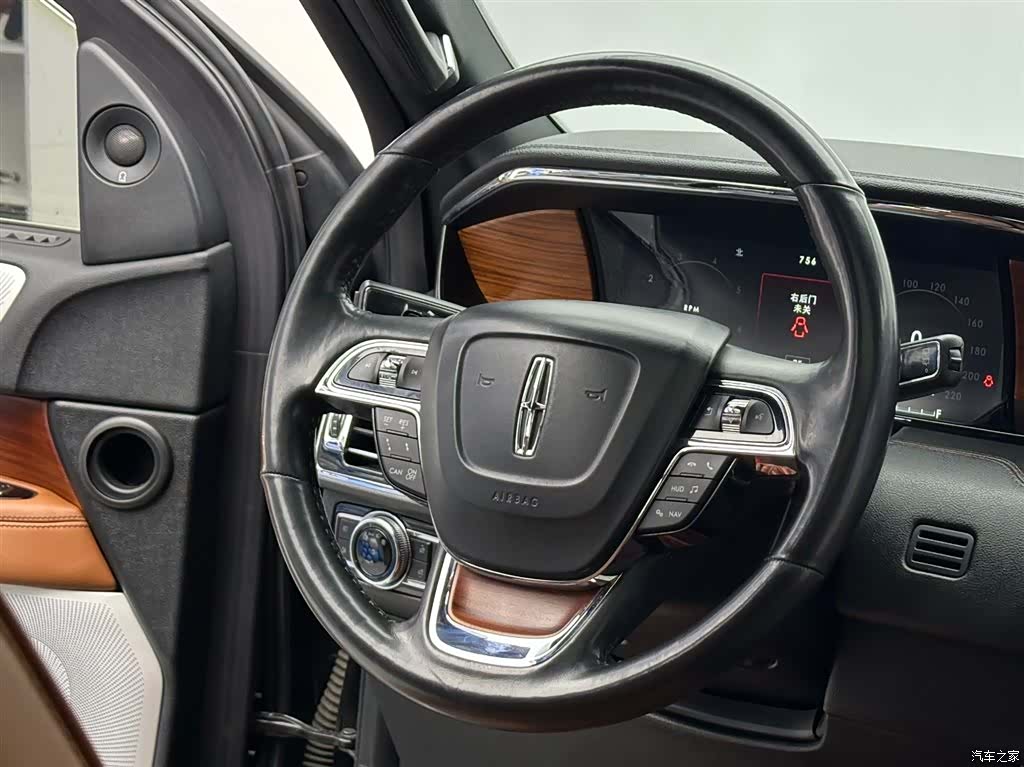 Lincoln Navigator, 2019 12