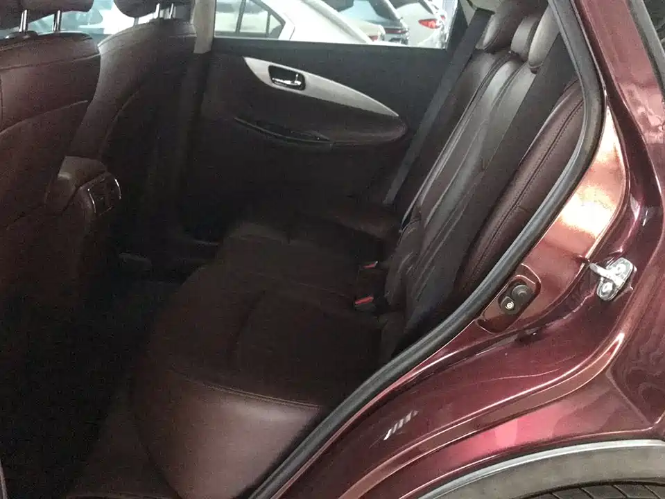 Infiniti QX50