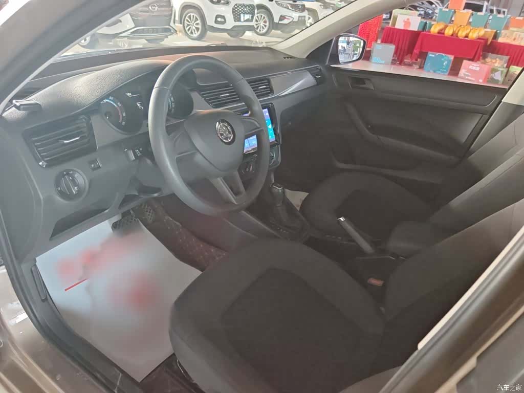 Skoda Rapid, 2021 15