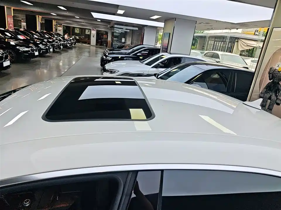 Maserati Ghibli Maserati Ghibli