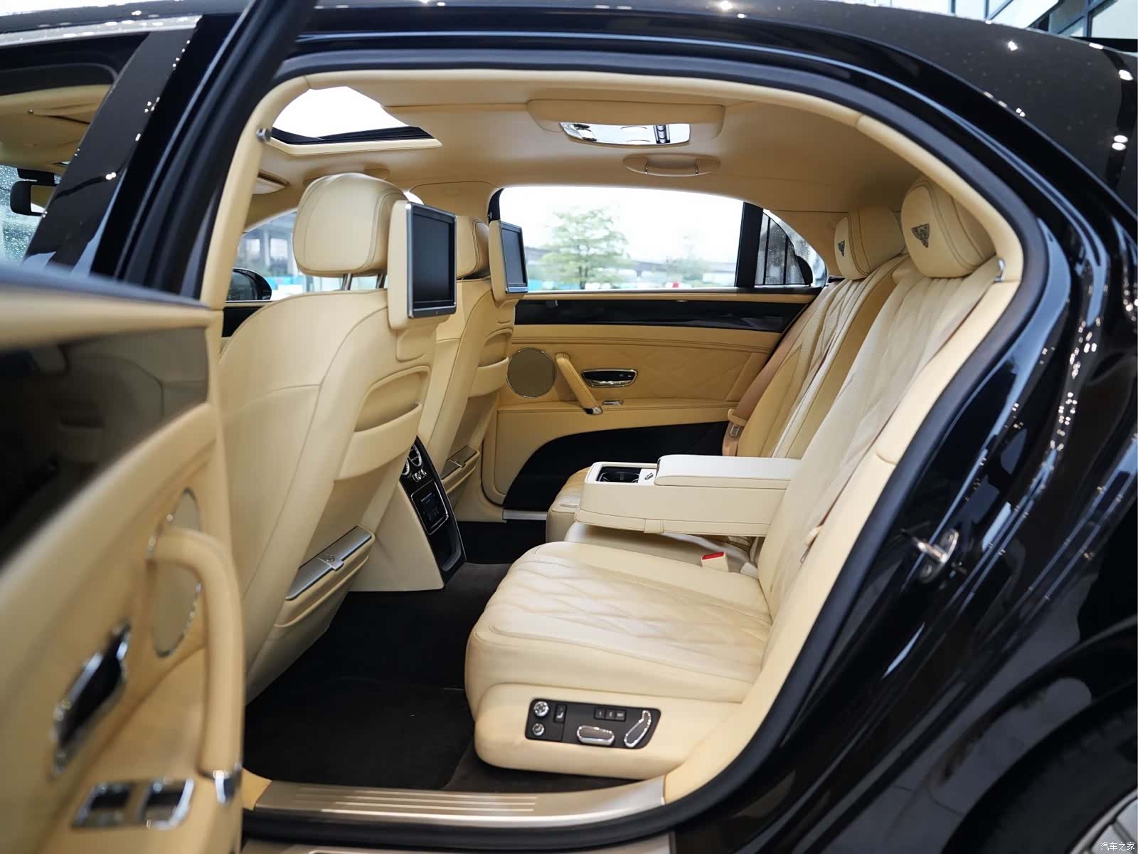 Bentley Flying Spur, 2014 9