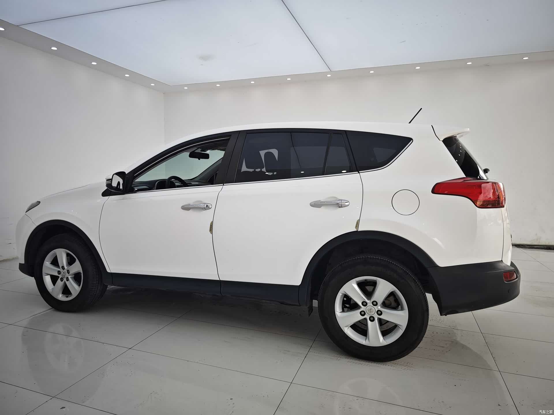 Toyota RAV4, 2014 14