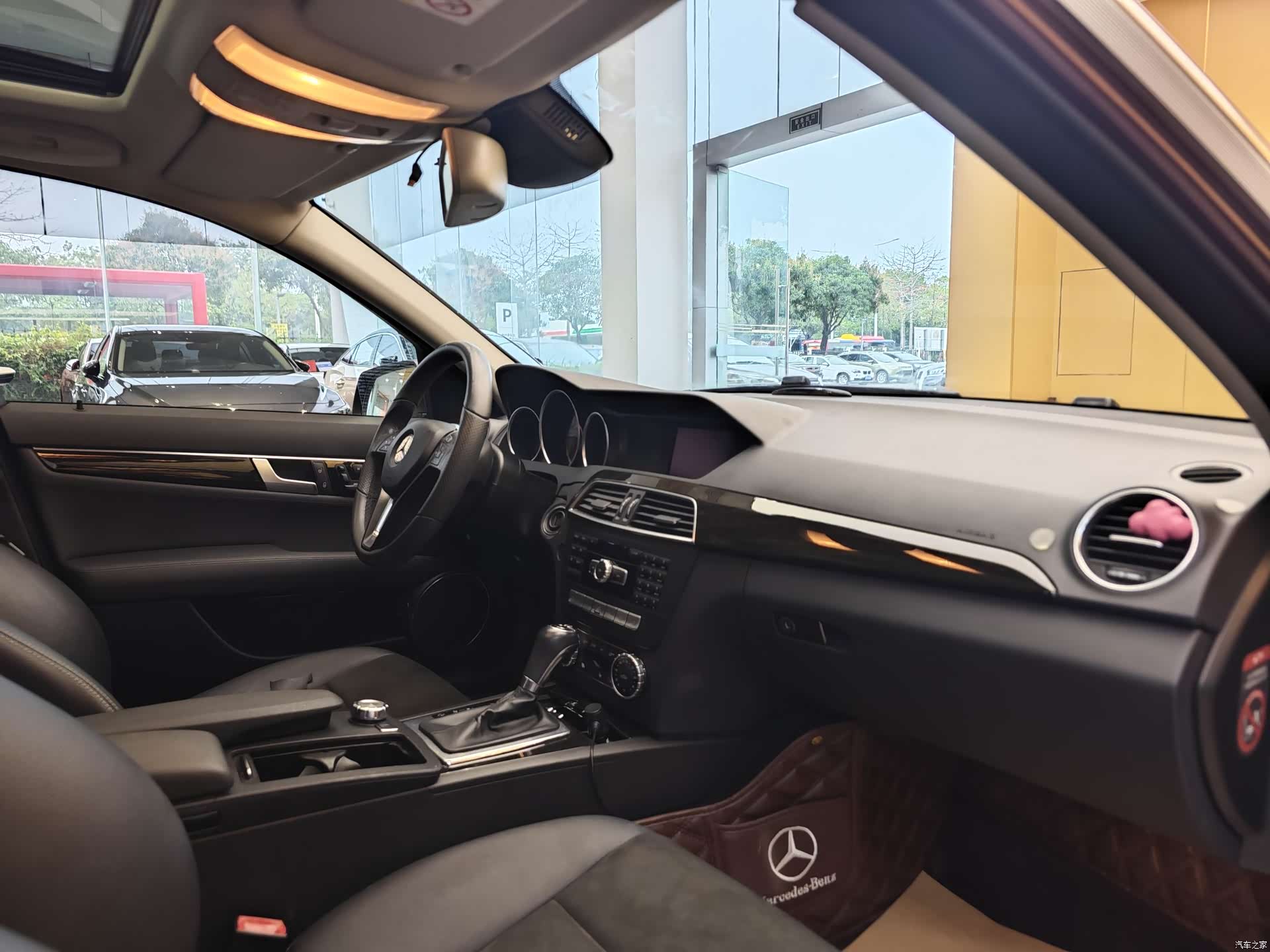 Mercedes-Benz C-Class, 2014 32