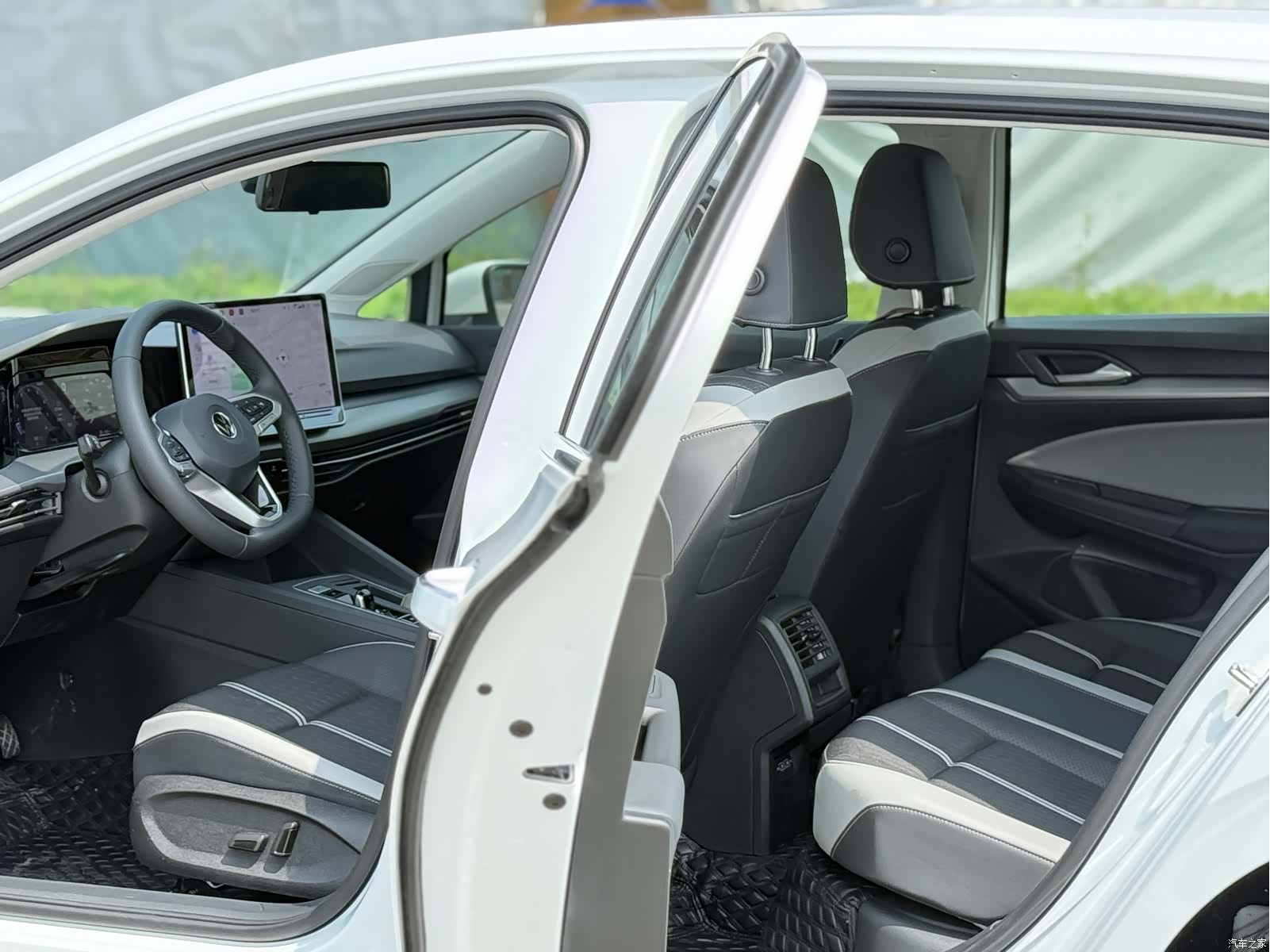 Volkswagen Golf, 2025 18