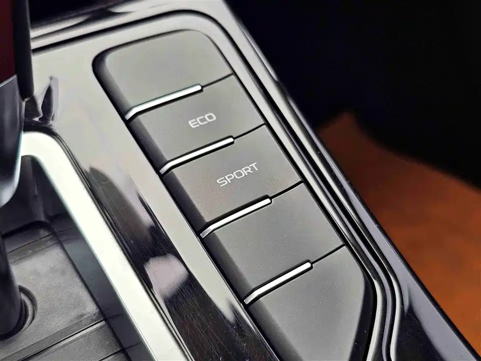 Geely Emgrand GS