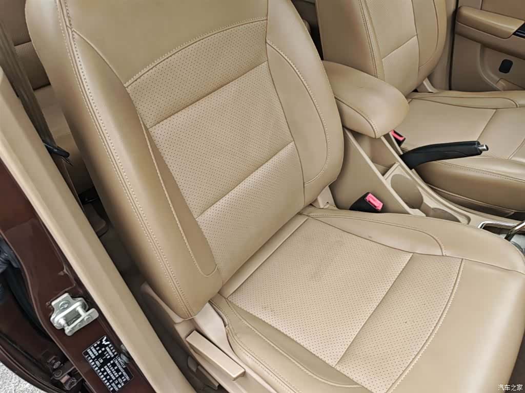Wuling Hongguang, 2015 24