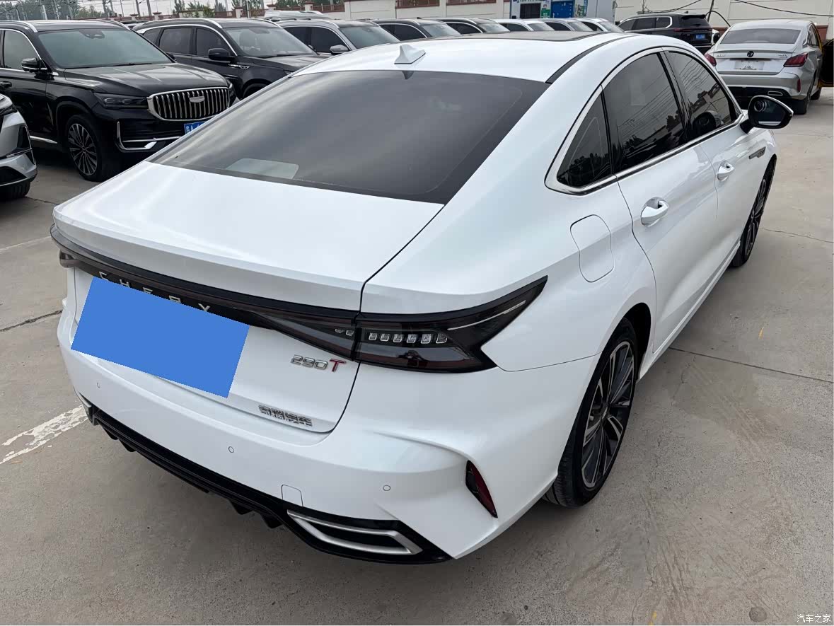 Chery Arrizo 8, 2023 7