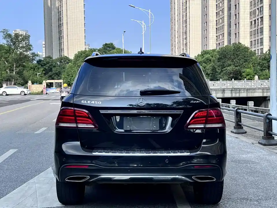Mercedes-Benz GLE Mercedes-Benz GLE