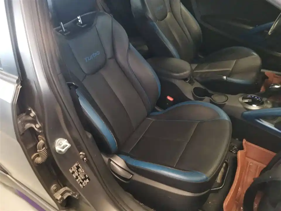 Hyundai Veloster