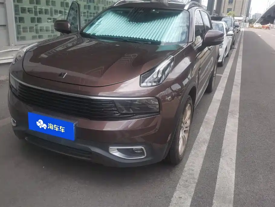 Lynk & Co 01