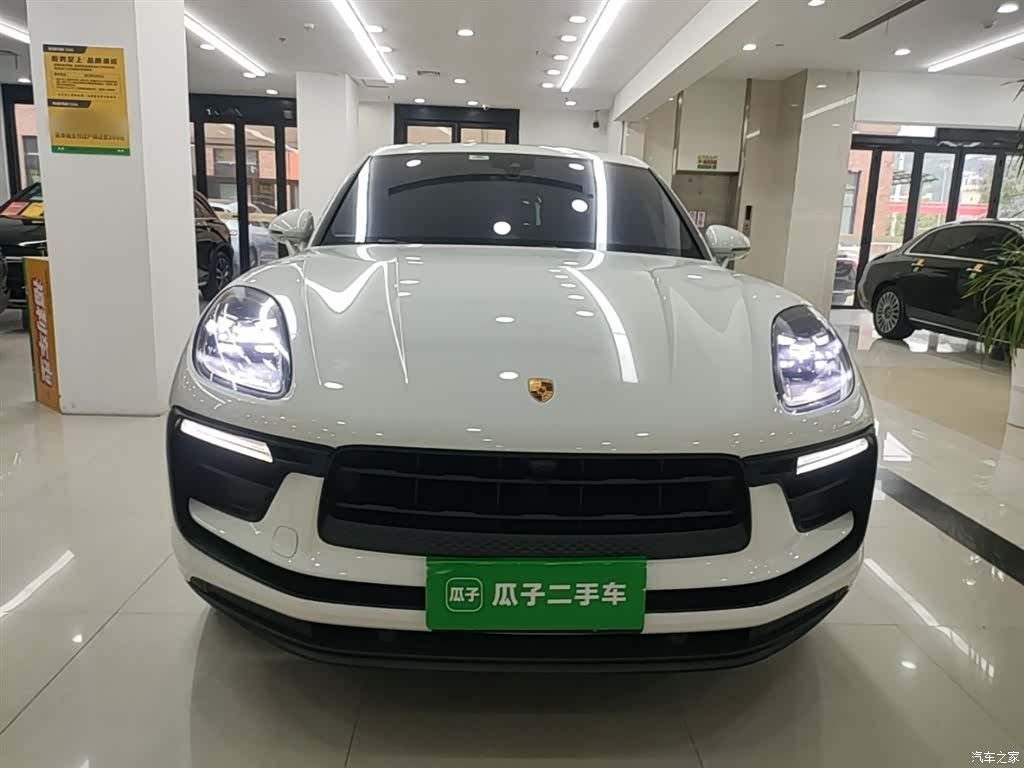 Porsche Macan, 2022 3