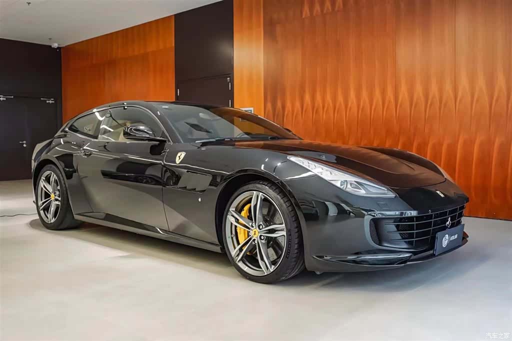 Ferrari GTC4Lus, 2018 3