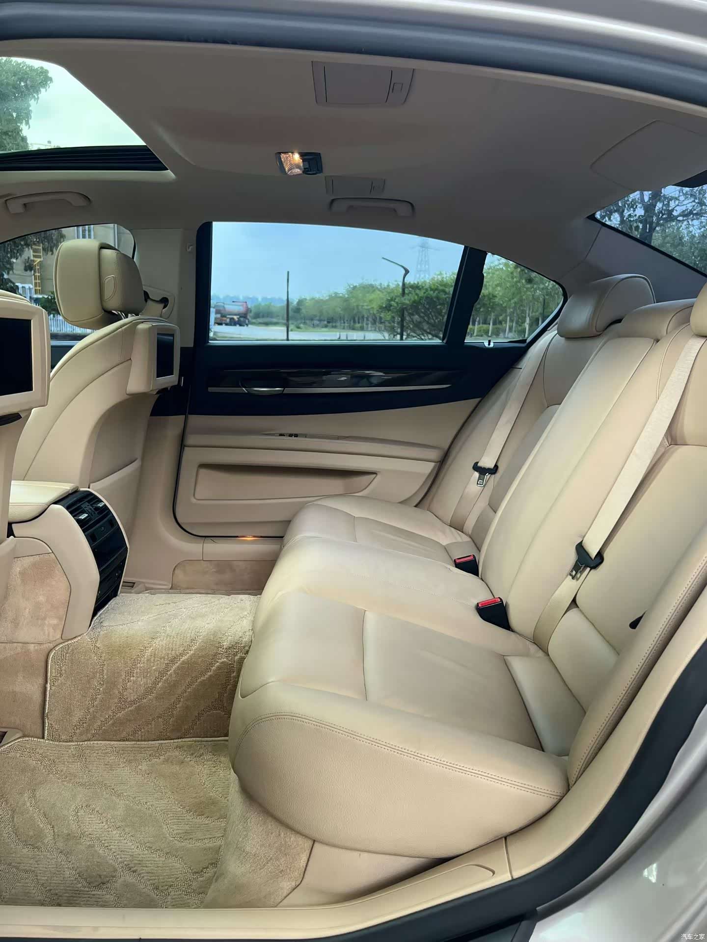 BMW 7 Series, 2011 9