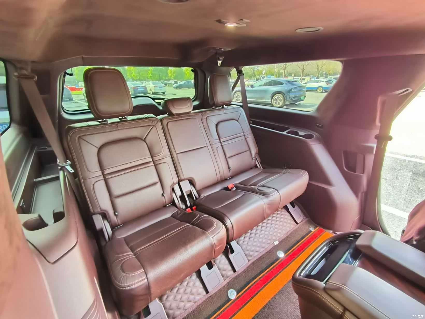 Lincoln Navigator, 2021 11